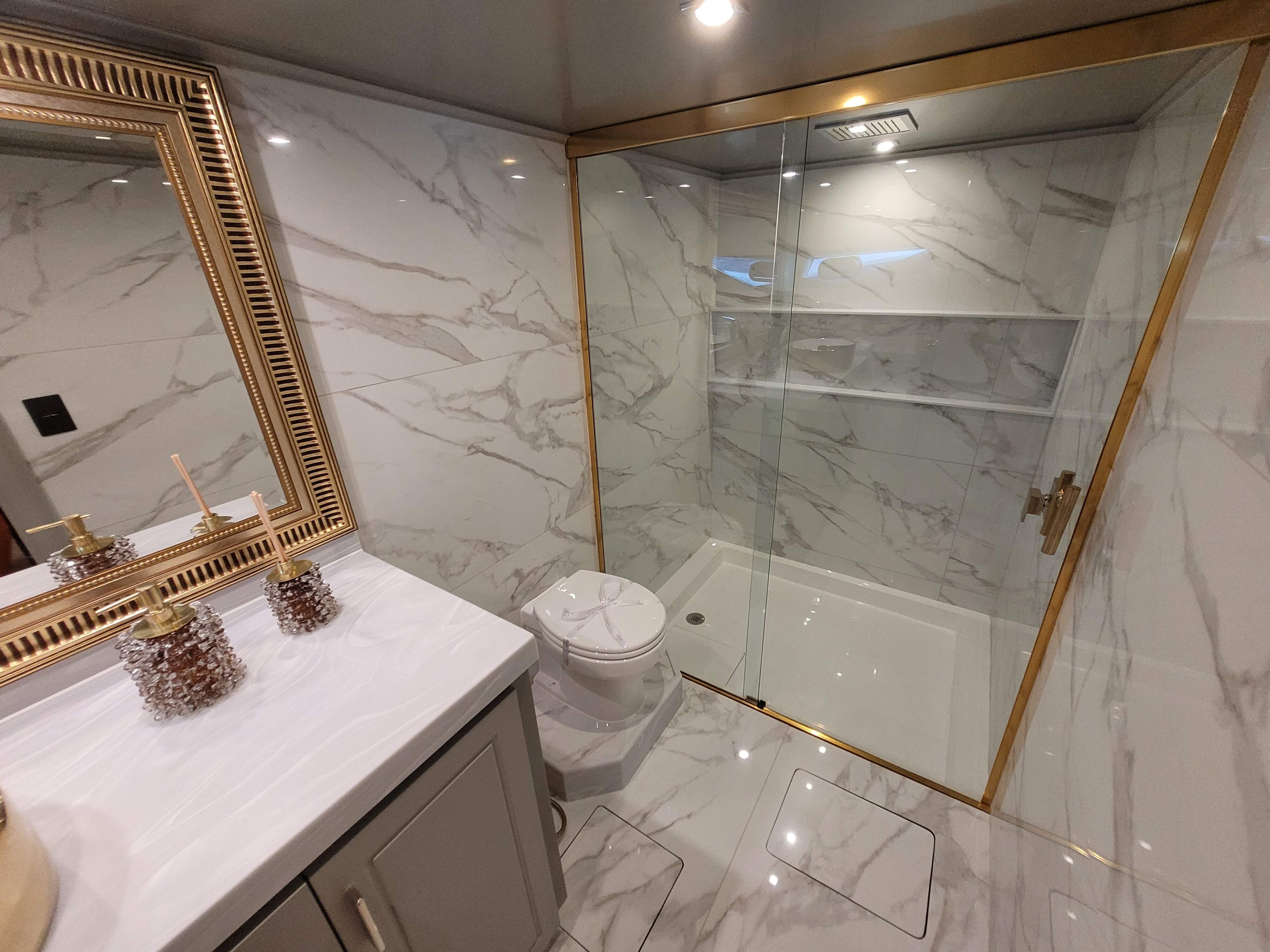 Sedna 78 Aluminum: Sofisticação e Conforto no mar
