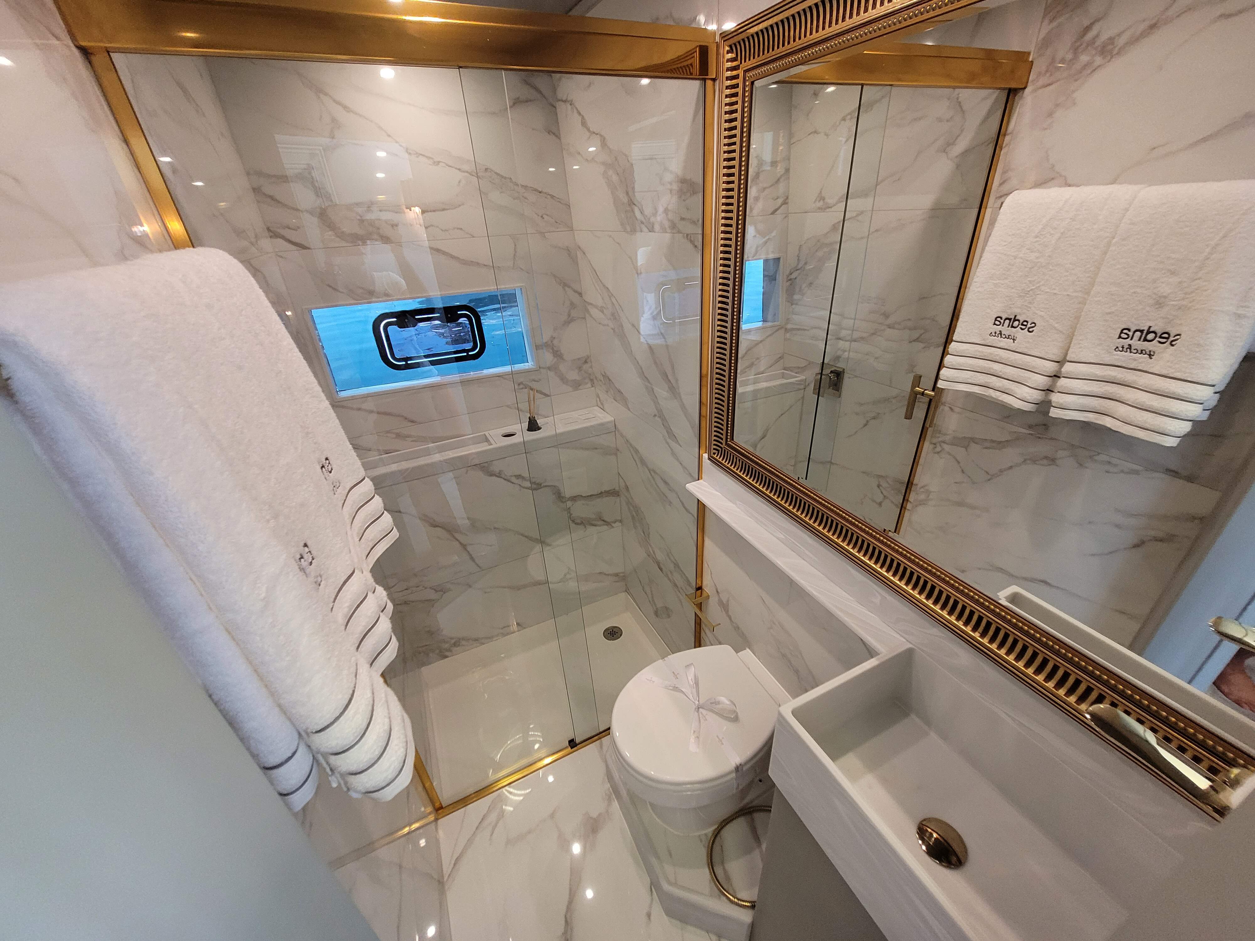 Sedna 78 Aluminum: Sofisticação e Conforto no mar