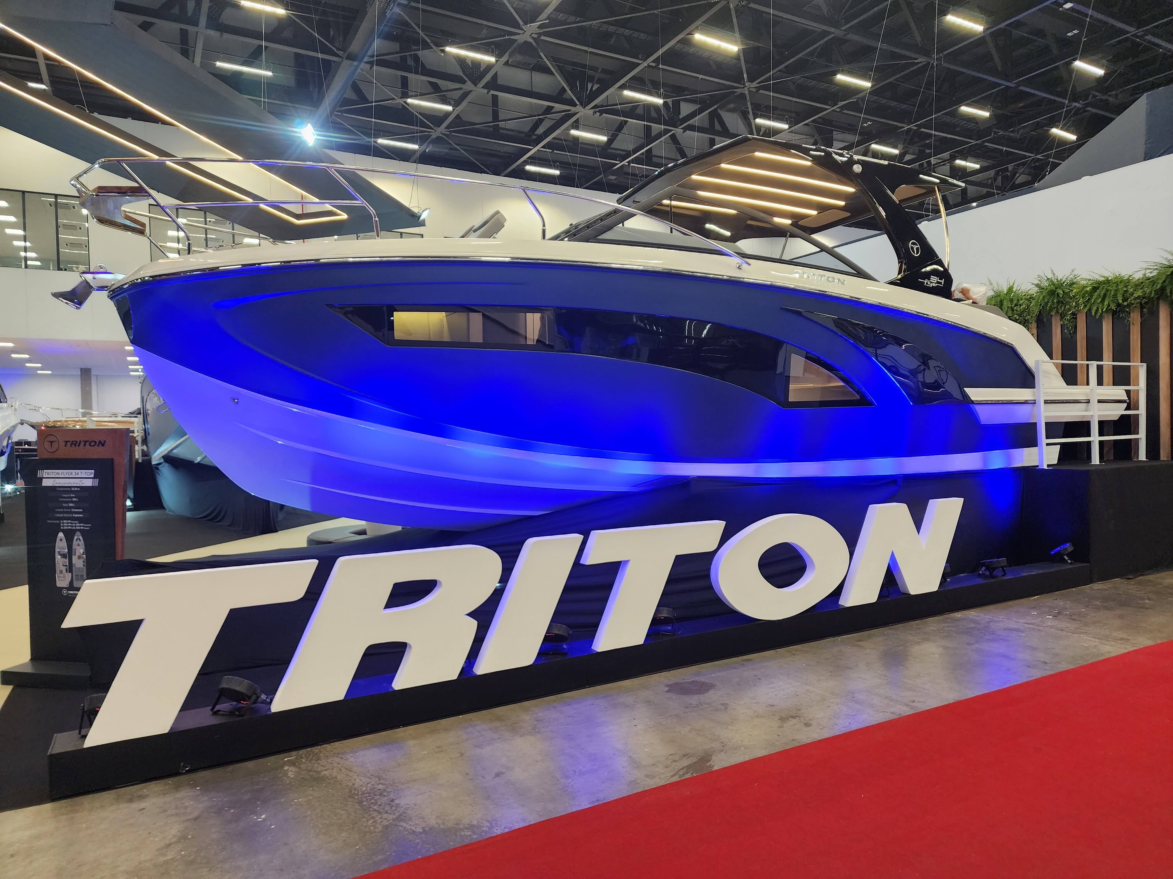 Triton Yachts lança embarcação com amplo solário para a categoria