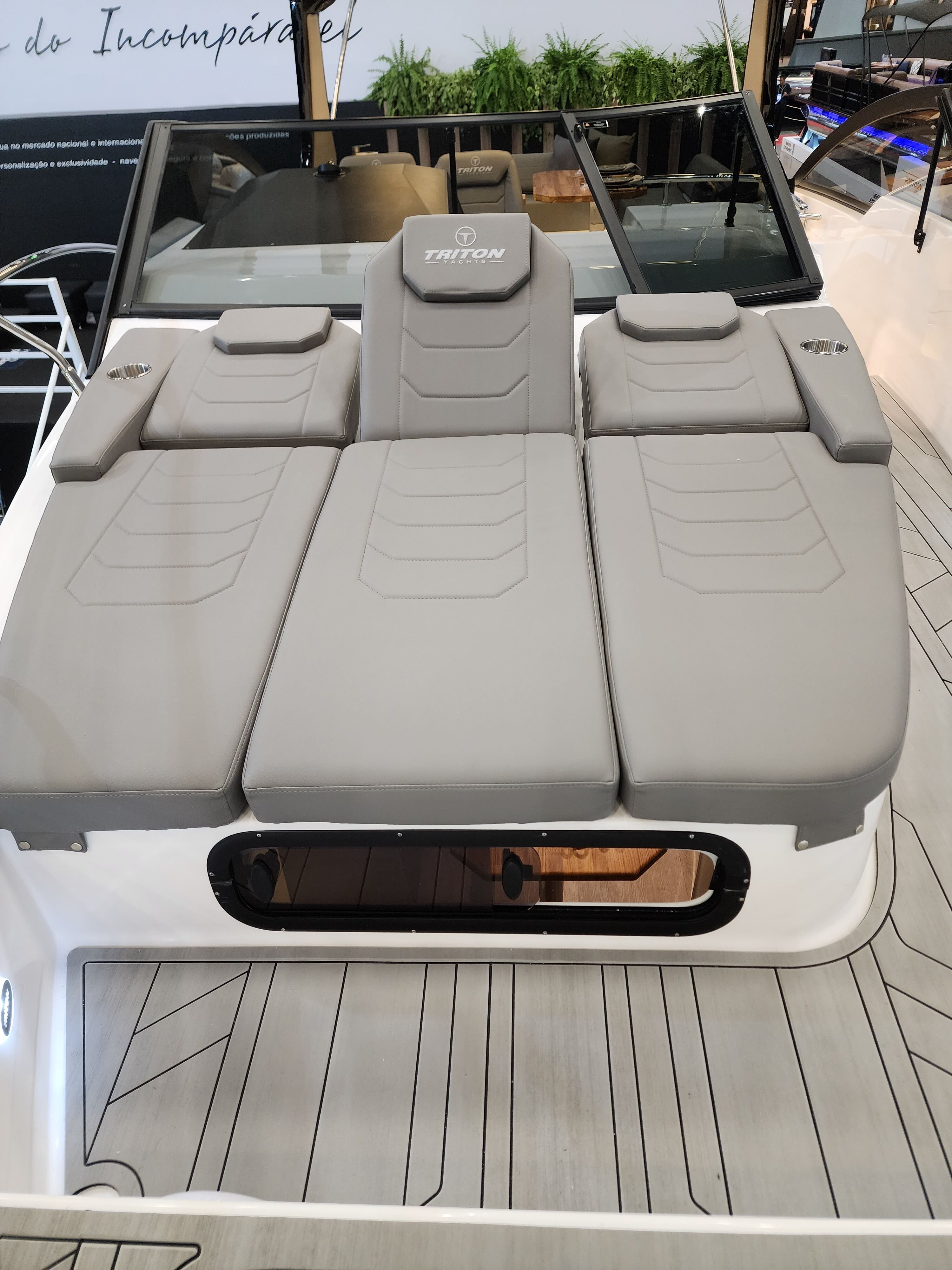Triton Yachts lança embarcação com amplo solário para a categoria