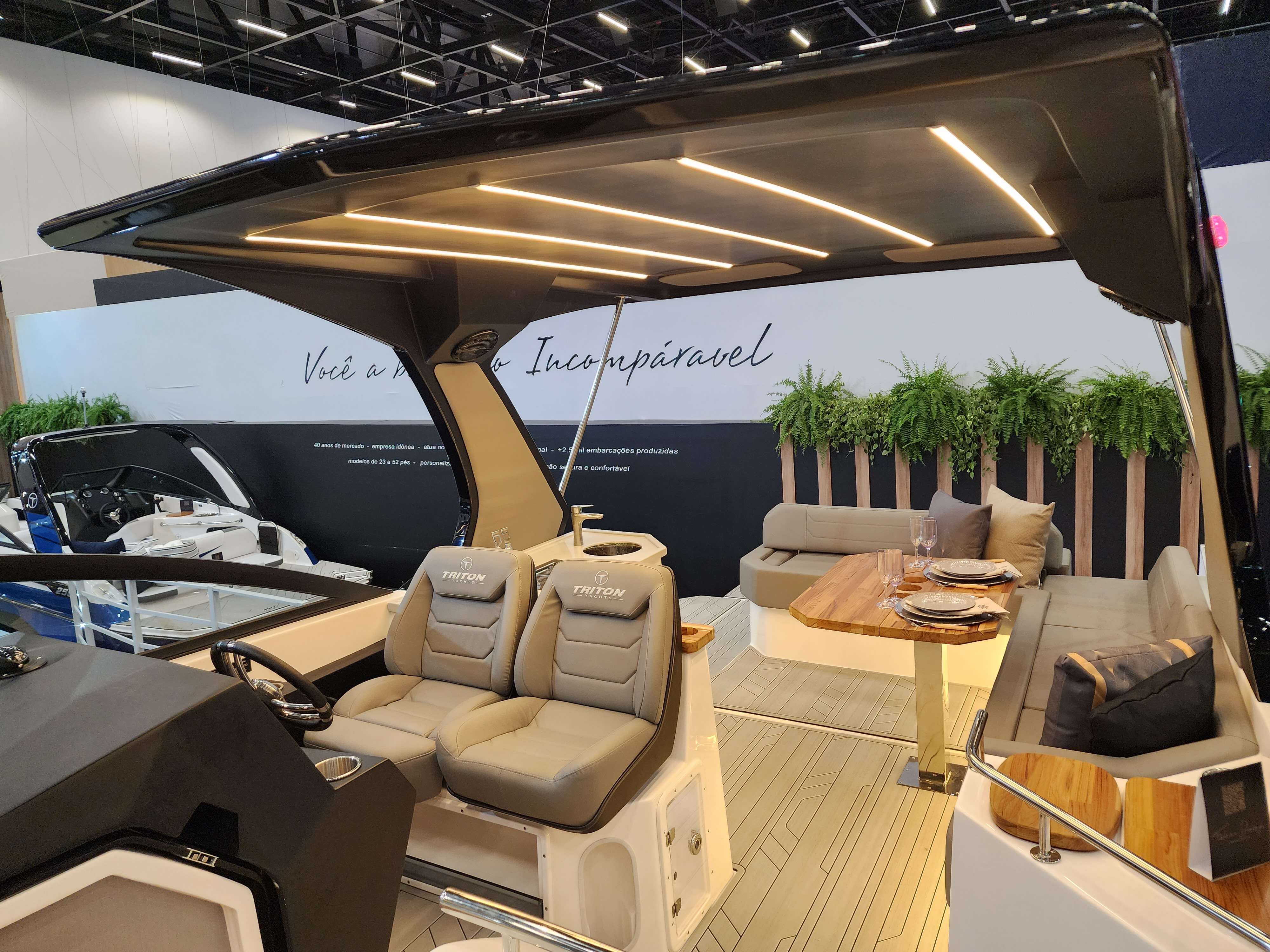 Triton Yachts lança embarcação com amplo solário para a categoria