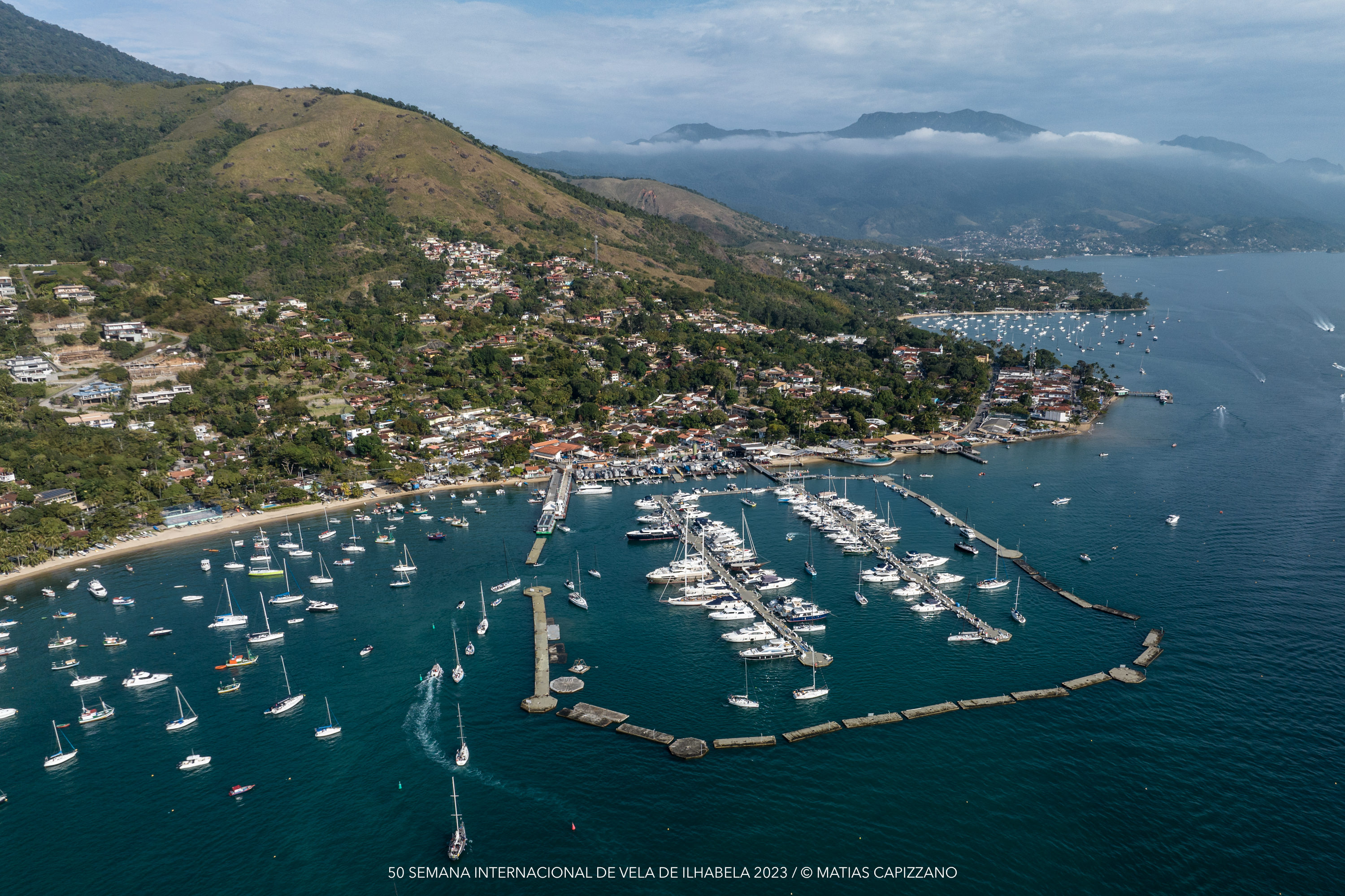 Em dia sem regatas, estreantes fazem a festa na 50ª edição da Semana de Vela de Ilhabela