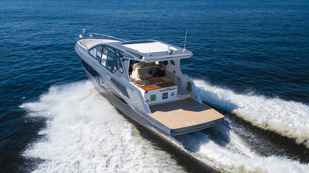 Coral 40 Sea Breeze define novo marco do estaleiro carioca