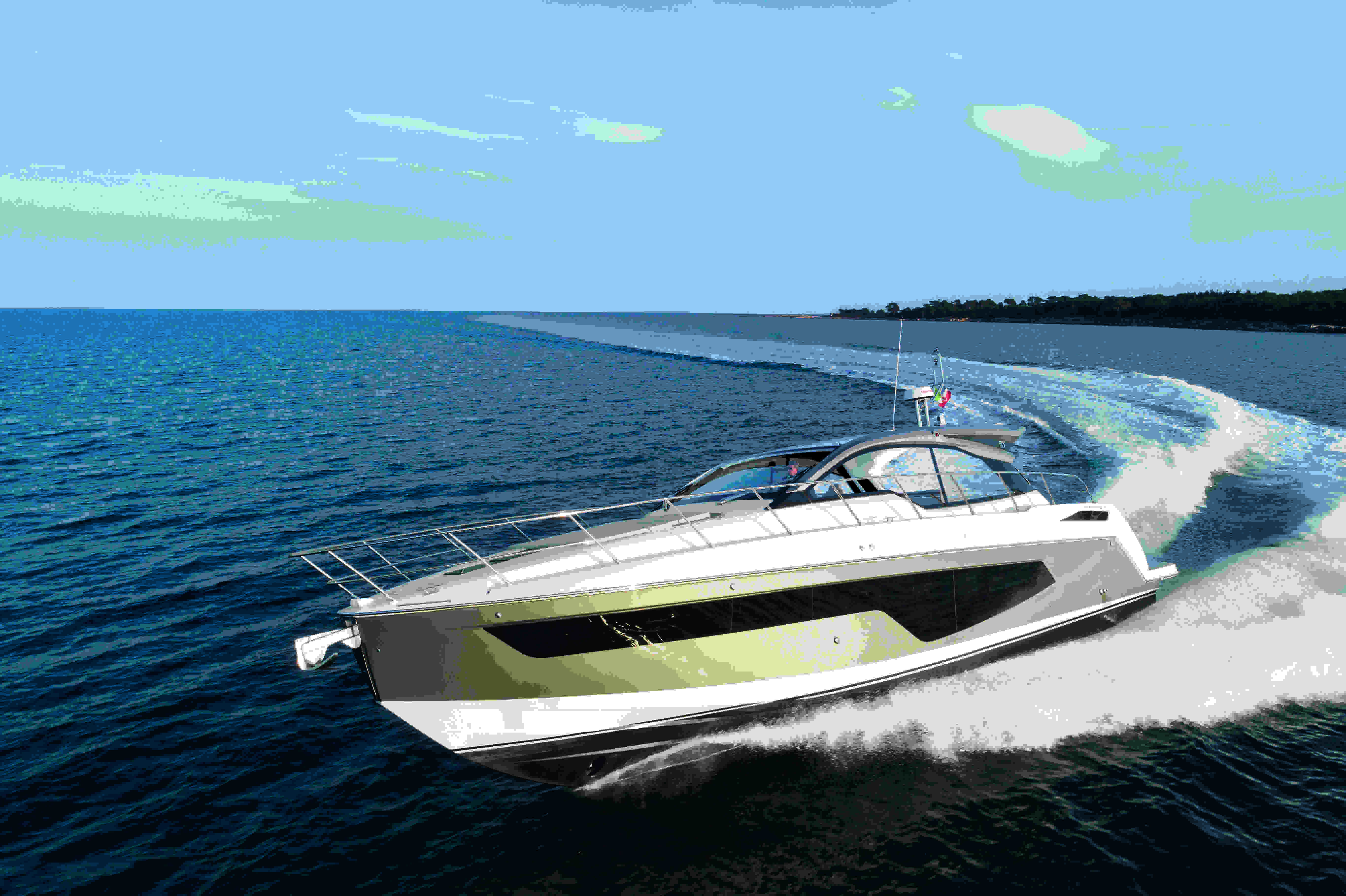 Azimut Yachts expande atendimento no sul do Brasil como novo “lounge” em Balneário Camboriú