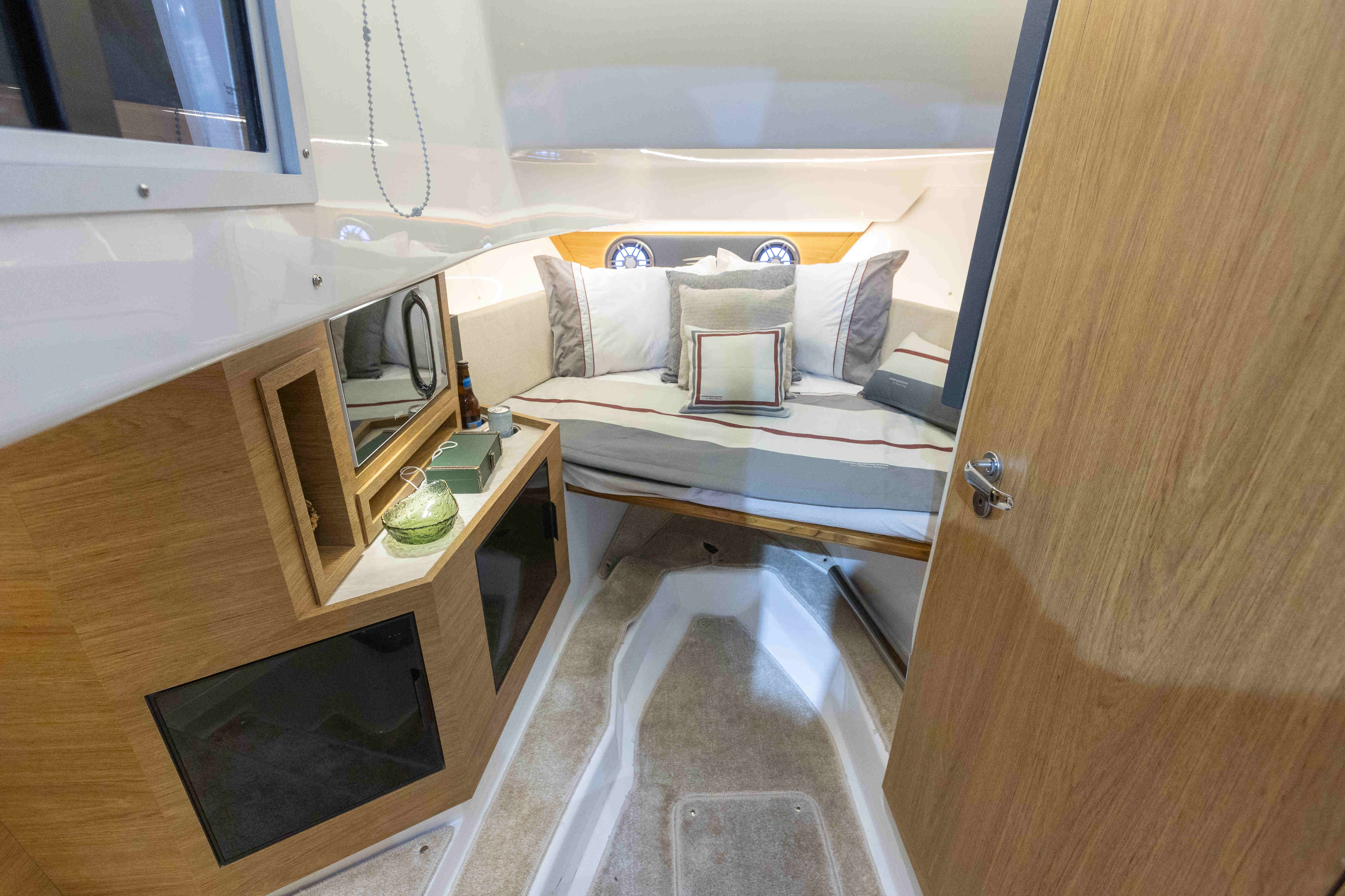 Lançamento: Focker 300 GranTurismo apresenta navegação tecnológica no SP Boat Show