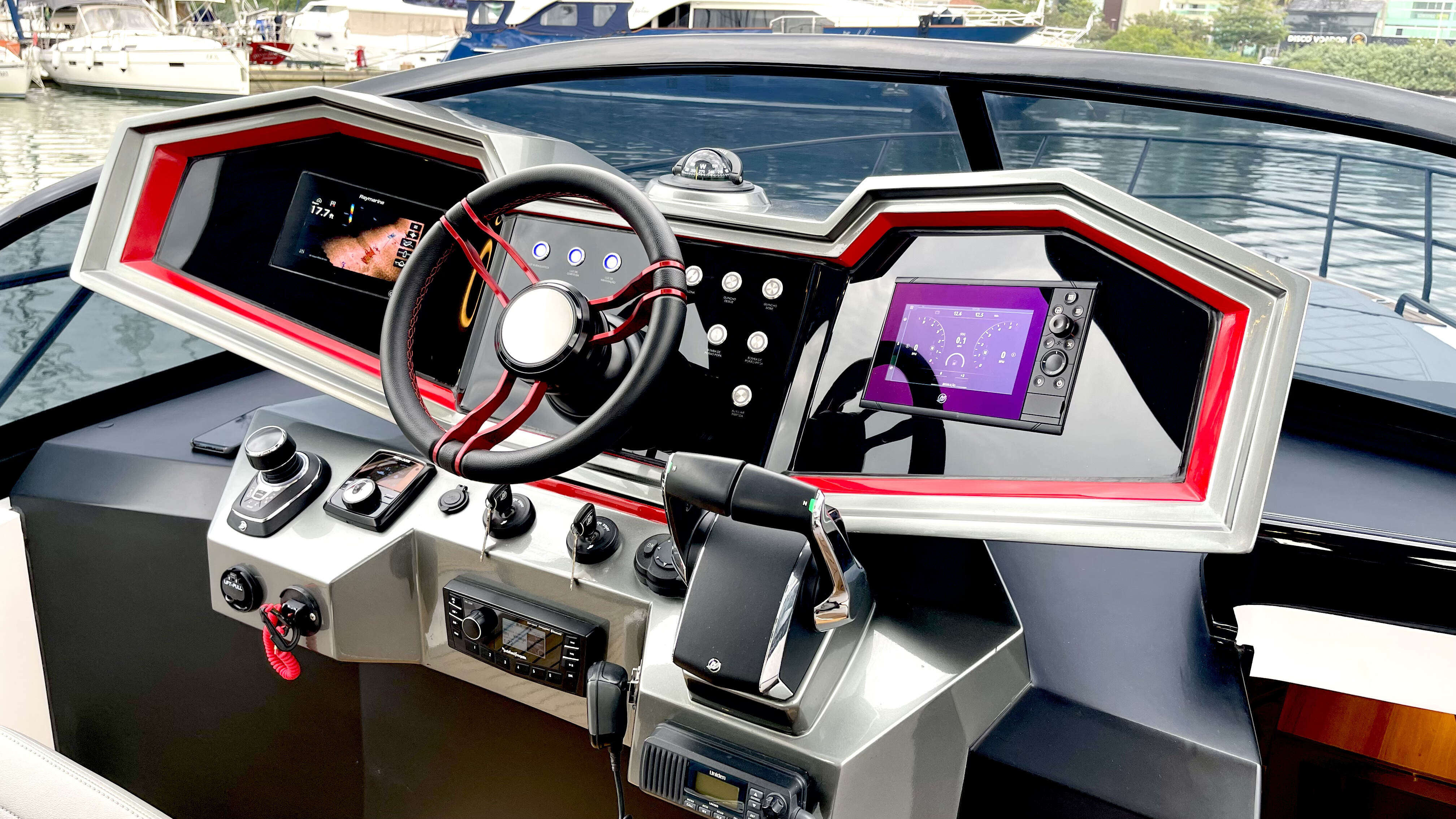 Descubra o Grand Ocean 37: Conforto, Tecnologia e Elegância em Alto Mar