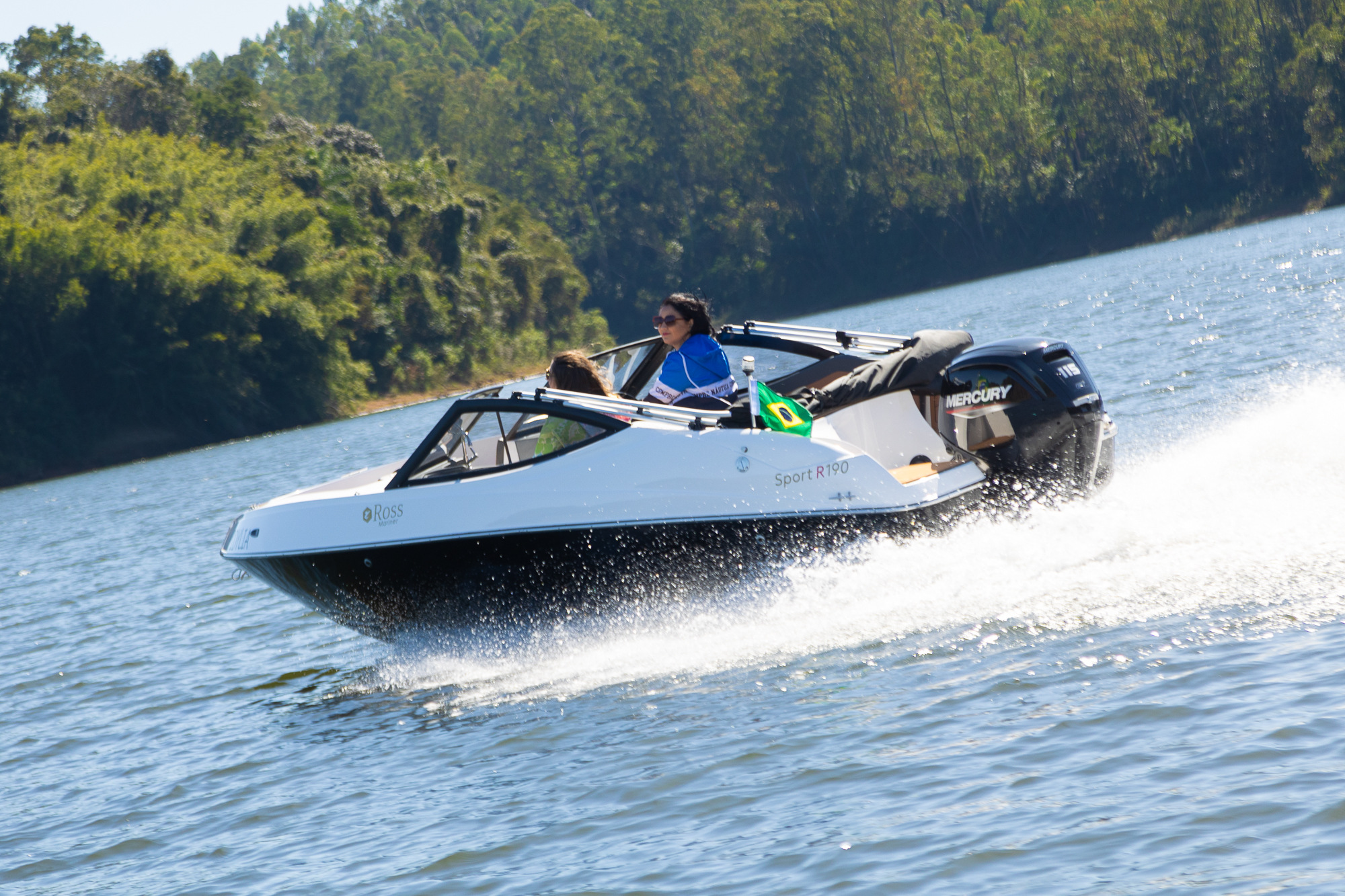 Ross Mariner realiza o pré- lançamento de dois barcos no SP Boat Show 2023