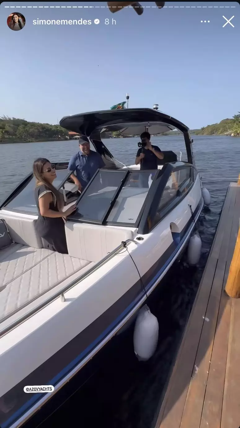 Simone Mendes compra lancha da Azov Yachts; veja fotos