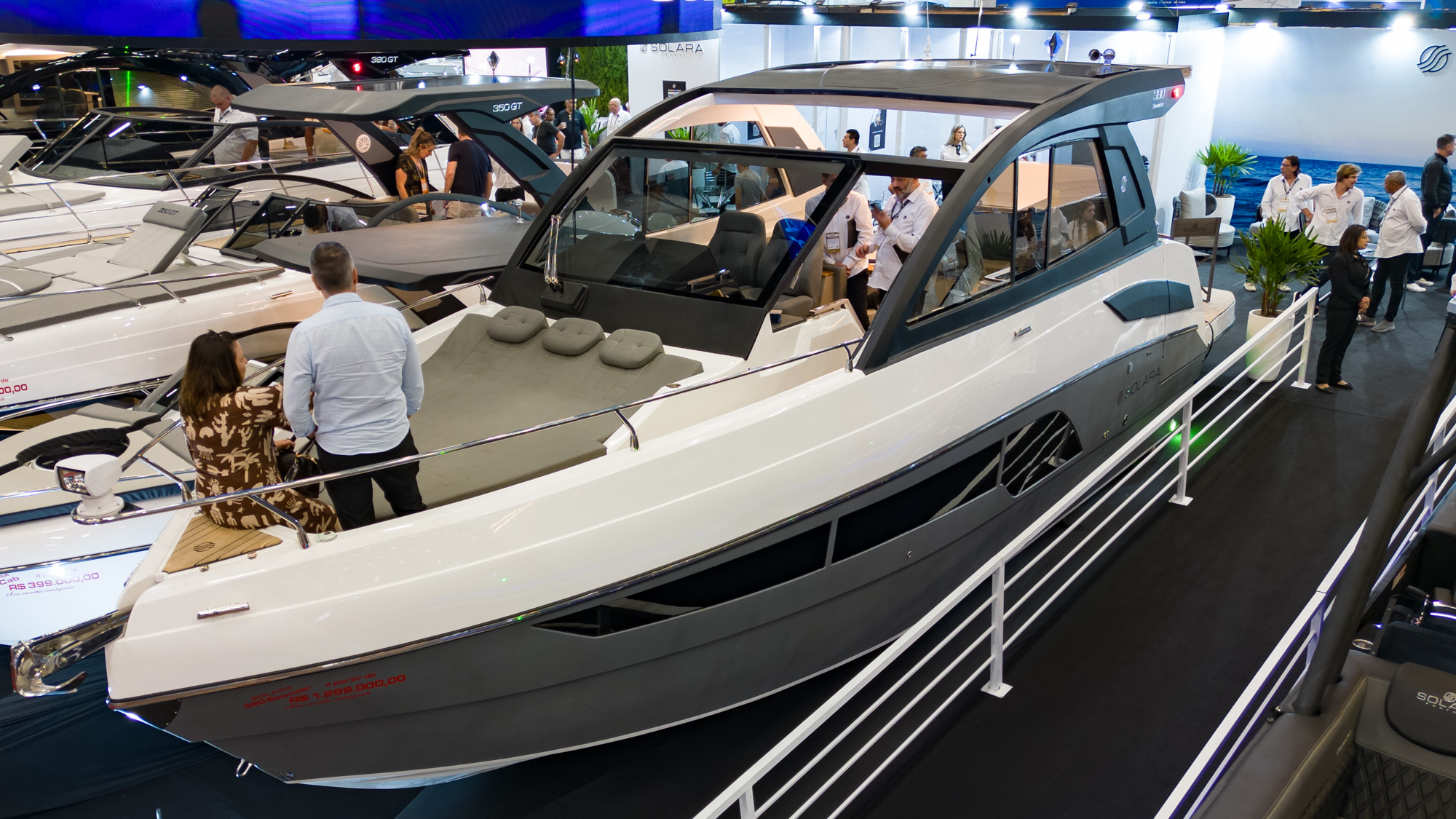 Tour virtual pela Solara 380 Bowrider: lançamento é destaque no Boat Show
