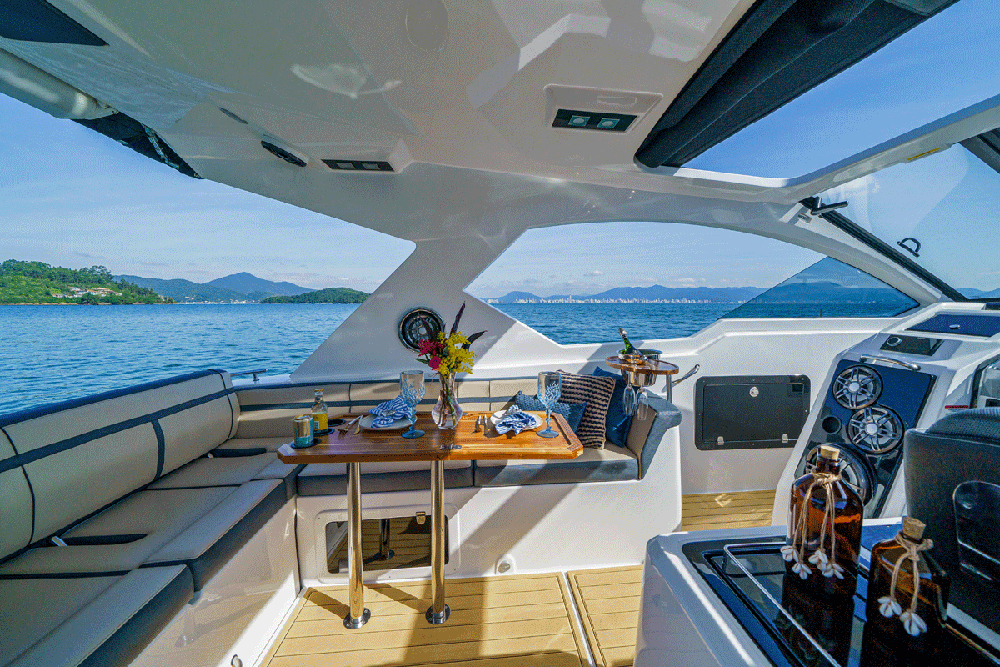 Otávio Mesquita Realiza Sonho e Investe R$ 1,5 Milhão em Barco no SP Boat Show
