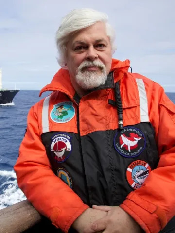 Fundador da Sea Shepherd encerra a Rio Ocean Week com mensagem de alerta e esperança pelos oceanos
