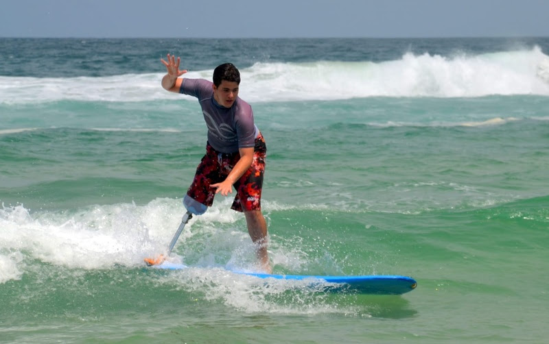 Ação inclusiva de surf adaptado, na Praia da Barra da Tijuca, é adiada para dia 16/12
