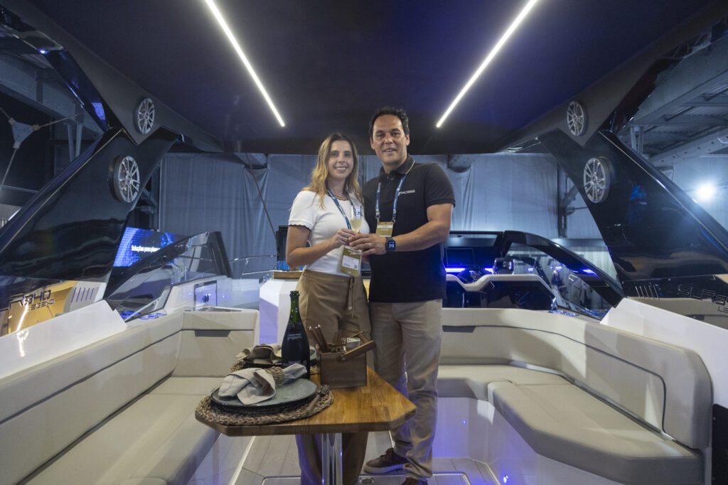 Coquetel de lançamento da SLR 340 Legend