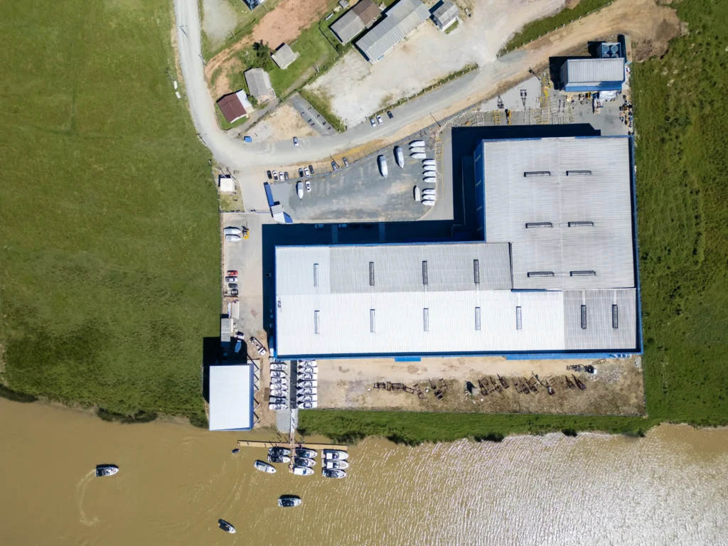Vista aérea da fábrica da Fibrafort em Itajaí durante o Factory Explorer