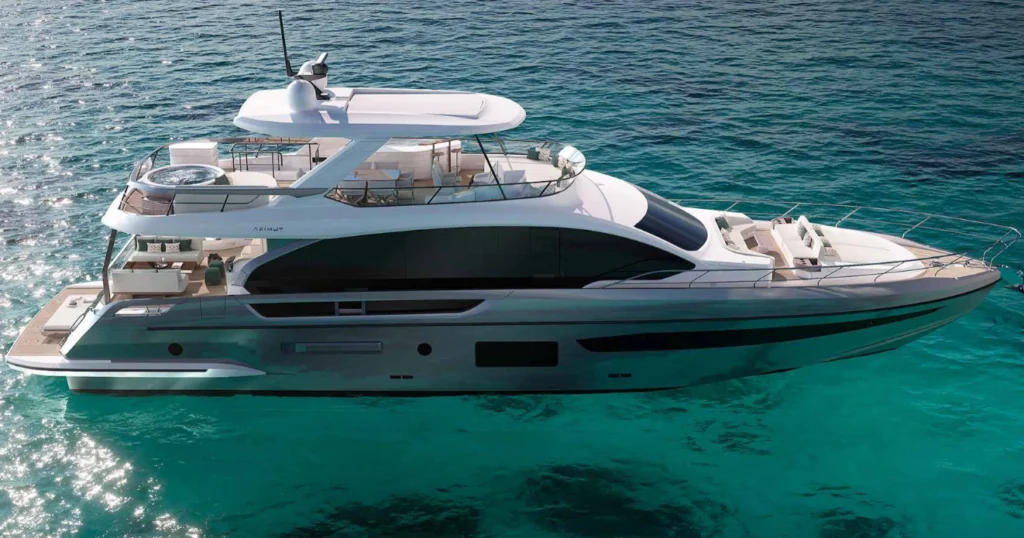 Vista lateral da Azimut 25 Metri navegando, iate de luxo fabricado pela Azimut Yachts Brasil.