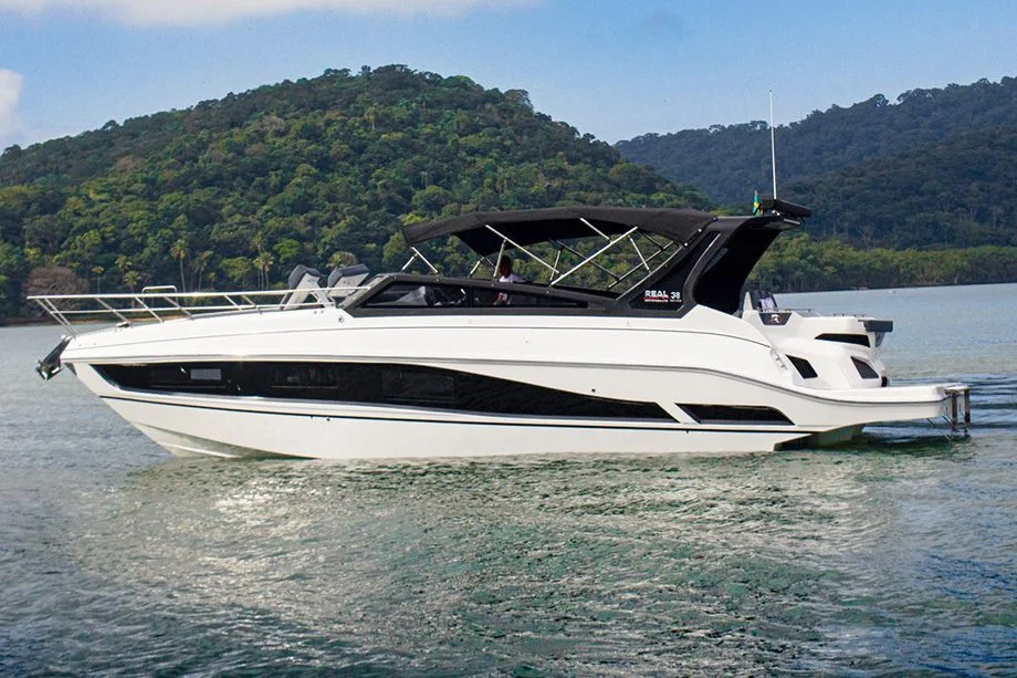 Real Powerboats lança a Real 38 Cabriolet nos 40 anos da marca